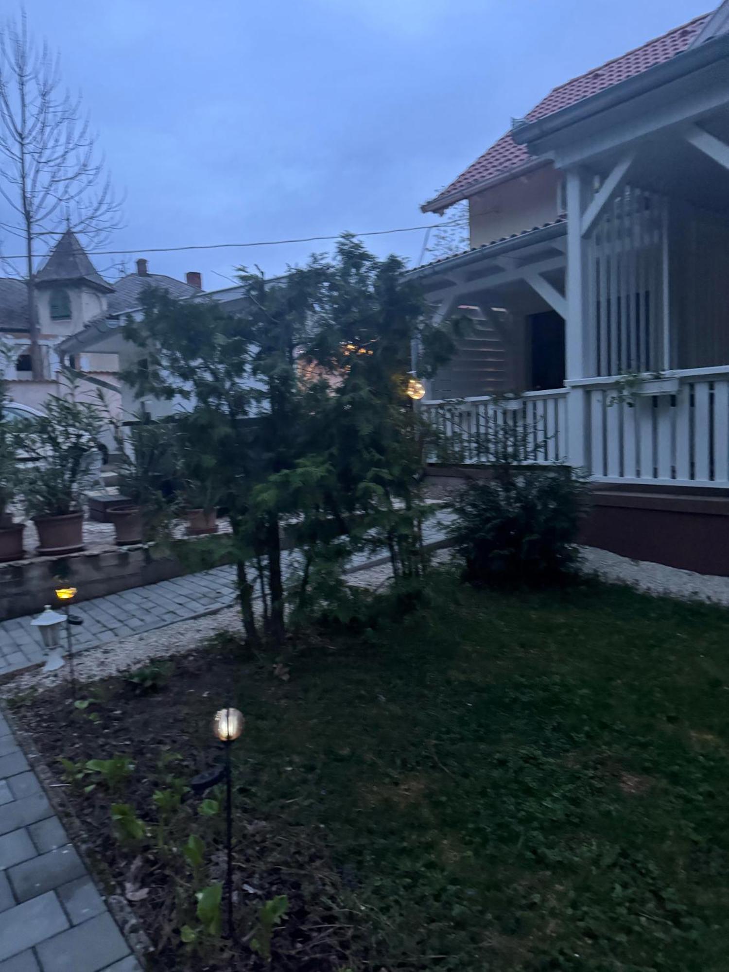 Szem-S Vendeghaz Hotel Balatonszárszó Exterior foto